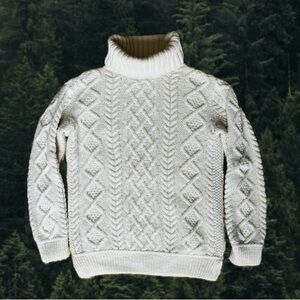 🇮🇪 Aran Mor Made in Ireland 100% Merino Wool Cream Cable Knit Turtleneck Sweater